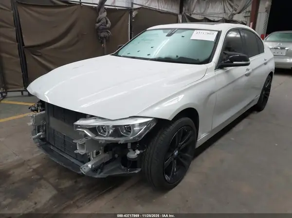 WBA8D9C51JEM31757 2018 BMW 3ER - Image 2