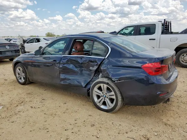 WBA8D9C52HA003715 2017 BMW 3ER - Image 2