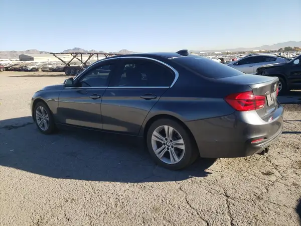 WBA8D9C52HK678345 2017 BMW 3ER - Image 2