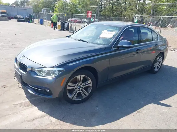WBA8D9C52JA013408 2018 BMW 3ER - Image 2
