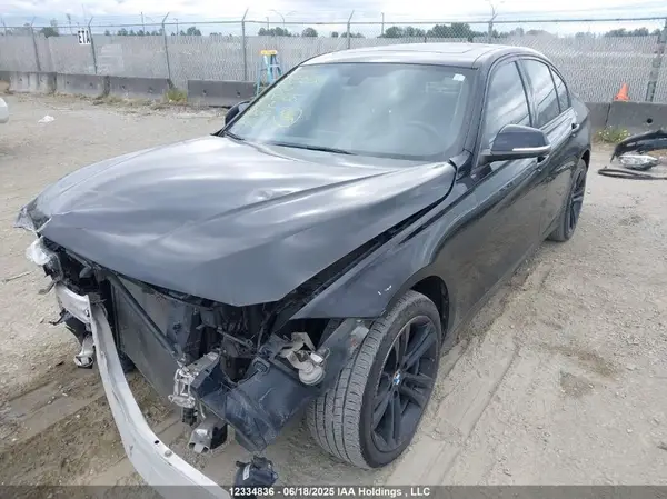 WBA8D9C52JA013425 2018 BMW 3ER - Image 2