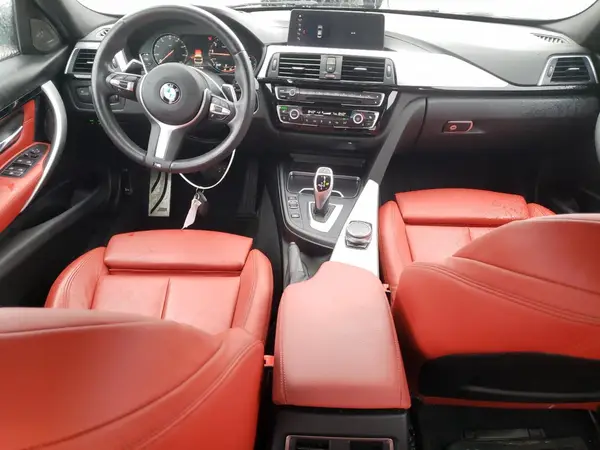WBA8D9C52JA607593 2018 BMW 3ER - Image 8