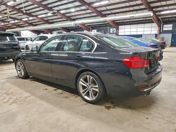 WBA8D9C52JA607805 2018 BMW 3ER - Image 2