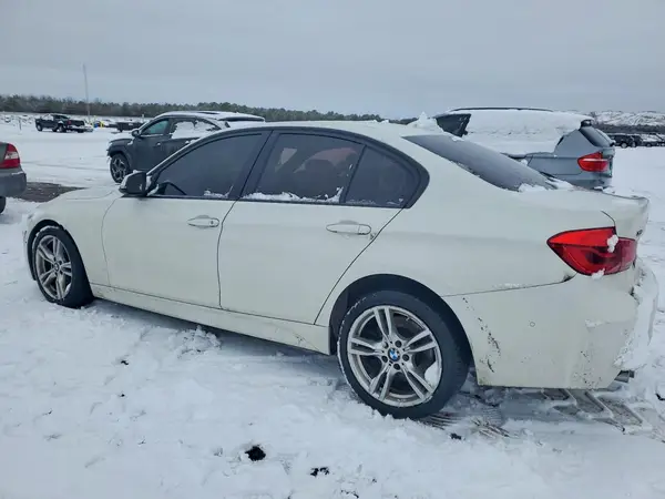WBA8D9C52JA607884 2018 BMW 3ER - Image 2