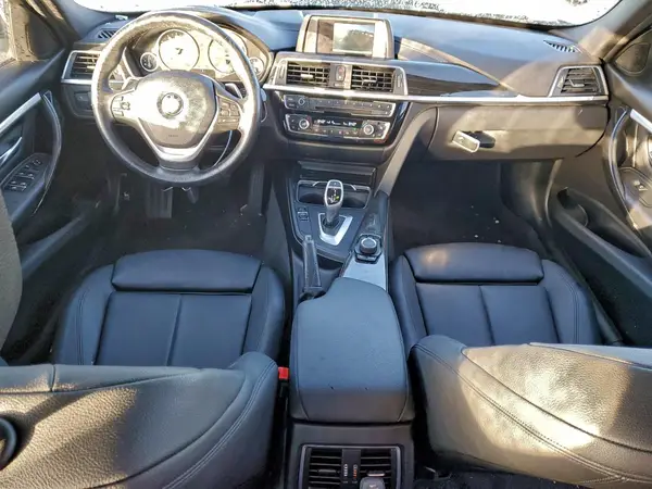 WBA8D9C52JA607948 2018 BMW 3ER - Image 8