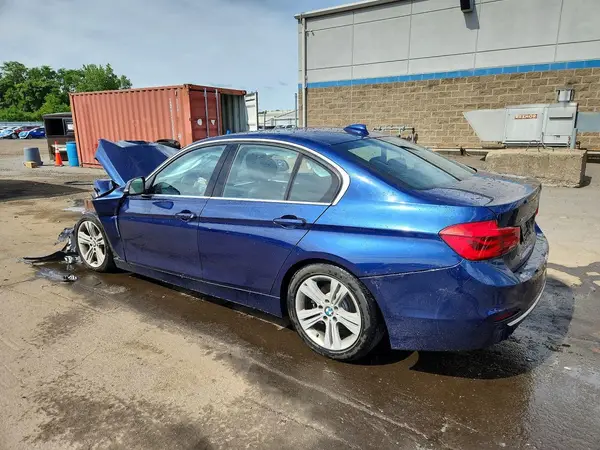 WBA8D9C52JA608386 2018 BMW 3ER - Image 2