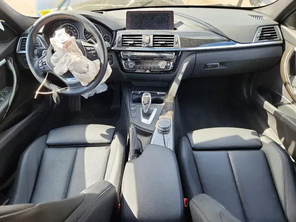 WBA8D9C52JA608386 2018 BMW 3ER - Image 8