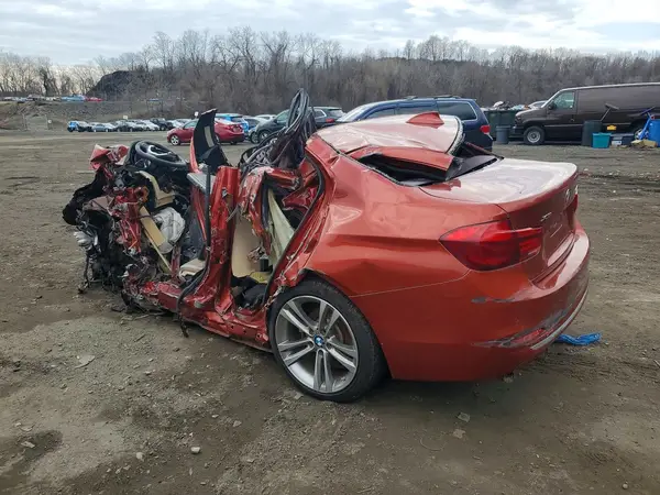 WBA8D9C52JA615077 2018 BMW 3ER - Image 2