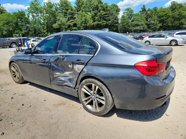 WBA8D9C52JA615578 2018 BMW 3ER - Image 2