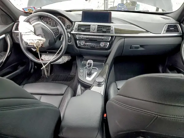 WBA8D9C52JA616438 2018 BMW 3ER - Image 8
