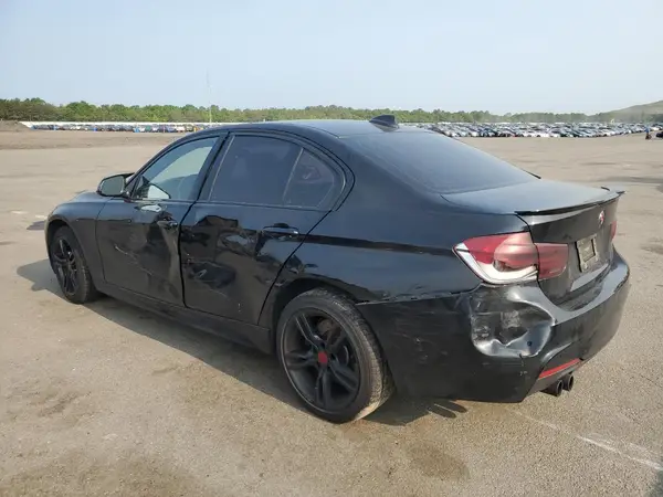 WBA8D9C52JEB35097 2018 BMW 3ER - Image 2