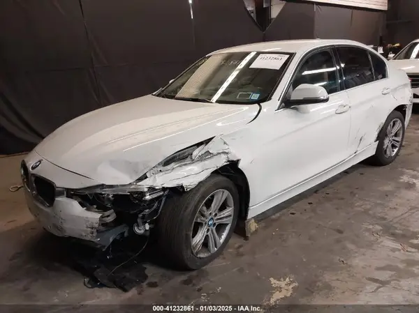 WBA8D9C52JEM31539 2018 BMW 3ER - Image 2