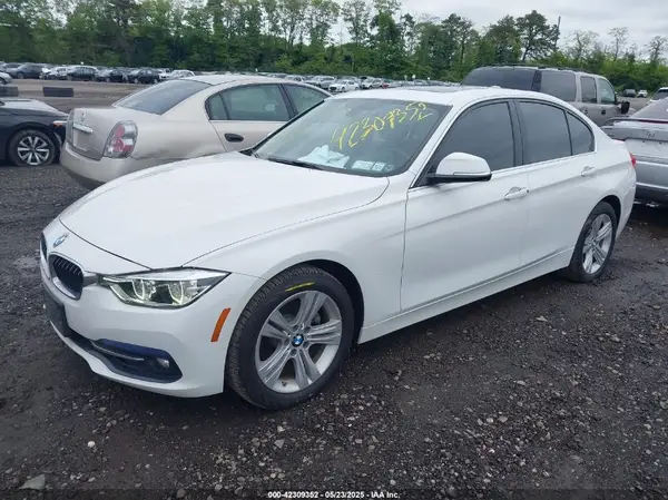 WBA8D9C52JEM32318 2018 BMW 3ER - Image 2