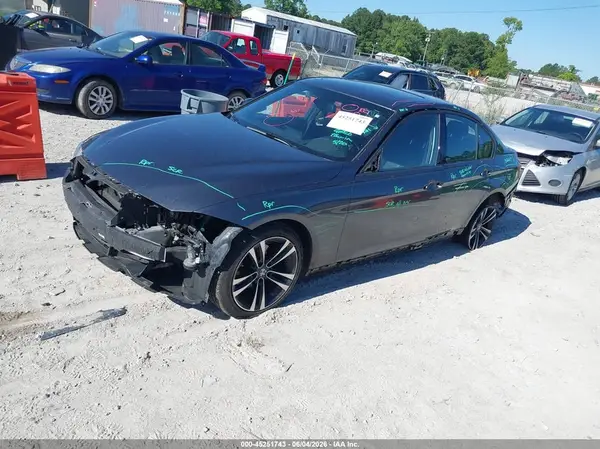 WBA8D9C52JEM33016 2018 BMW 3ER - Image 2
