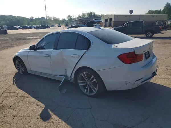 WBA8D9C52JEM34019 2018 BMW 3ER - Image 2