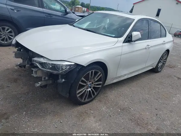WBA8D9C52JEM34845 2018 BMW 3ER - Image 2