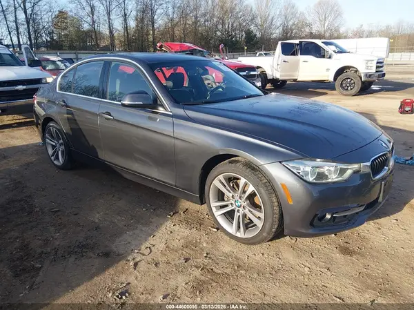 WBA8D9C52JEM34957 2018 BMW 3ER - Image 1