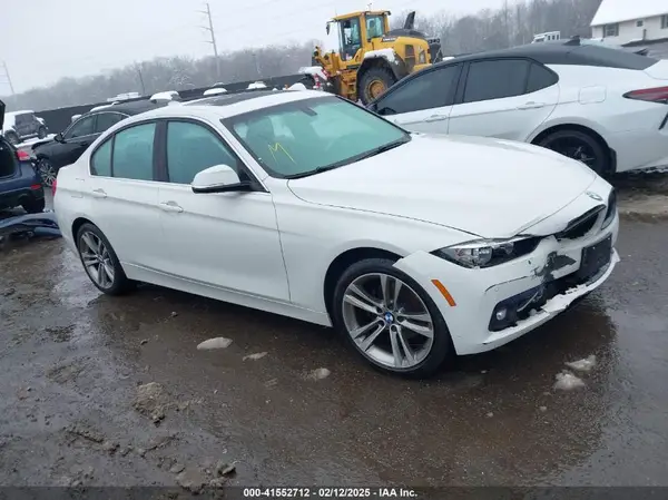 WBA8D9C53HK677981 2017 BMW 3ER - Image 1