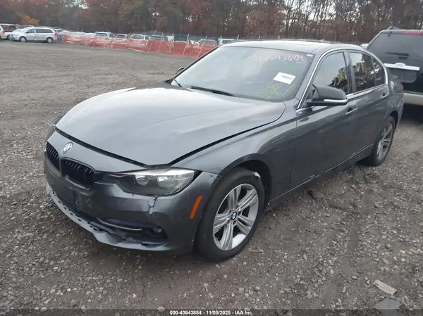 WBA8D9C53HK678113 2017 BMW 3ER - Image 2
