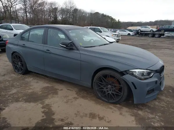 WBA8D9C53JA607876 2018 BMW 3ER - Image 1