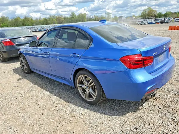 WBA8D9C53JA614245 2018 BMW 3ER - Image 2