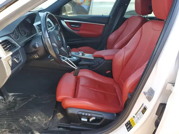 WBA8D9C53JA614925 2018 BMW 3ER - Image 8