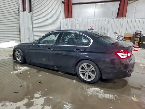 WBA8D9C53JA615525 2018 BMW 3ER - Image 2