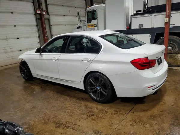 WBA8D9C53JEB34881 2018 BMW 3ER - Image 2