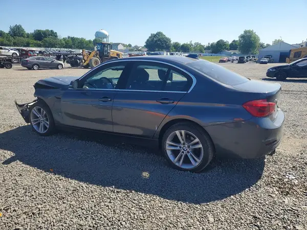 WBA8D9C53JEB35190 2018 BMW 3ER - Image 2