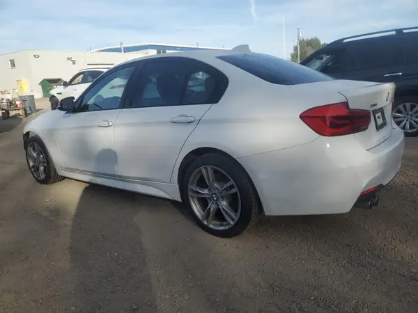 WBA8D9C53JEM31694 2018 BMW 3ER - Image 2