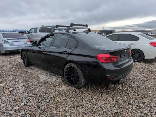WBA8D9C53JEM33610 2018 BMW 3ER - Image 2