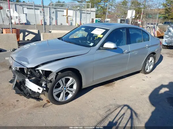 WBA8D9C53JEM33994 2018 BMW 3ER - Image 2