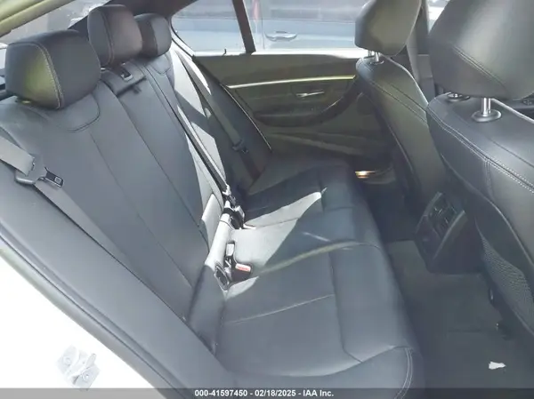 WBA8D9C53JEM34028 2018 BMW 3ER - Image 8