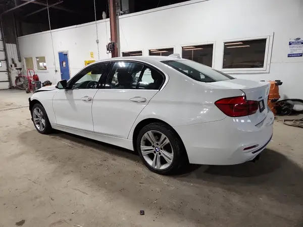 WBA8D9C53JEM34305 2018 BMW 3ER - Image 2