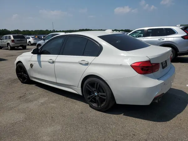 WBA8D9C53JEM34398 2018 BMW 3ER - Image 2