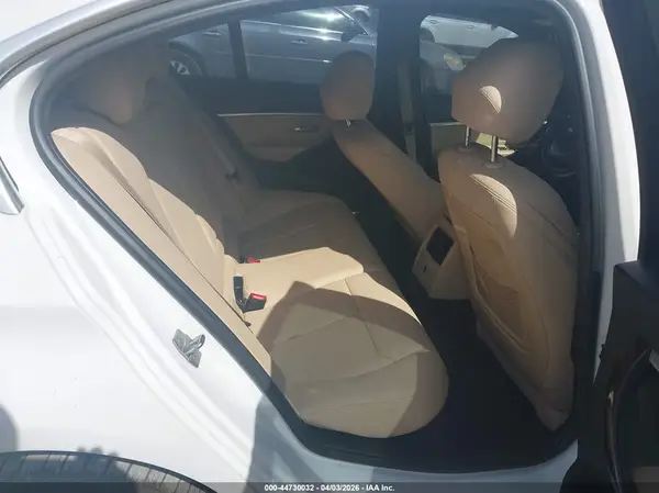 WBA8D9C54HK677830 2017 BMW 3ER - Image 8