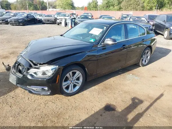 WBA8D9C54JEB35778 2018 BMW 3ER - Image 2