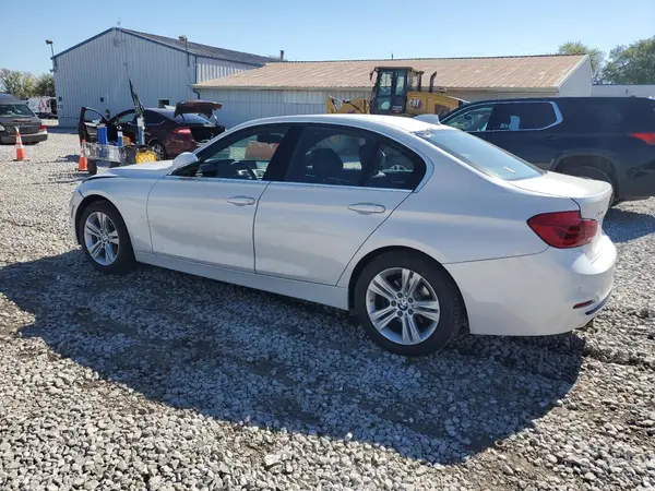 WBA8D9C54JEM32000 2018 BMW 3ER - Image 2