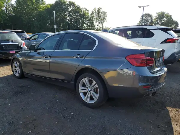 WBA8D9C54JEM34264 2018 BMW 3ER - Image 2