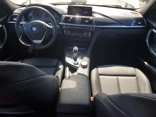 WBA8D9C55JA012768 2018 BMW 3ER - Image 8