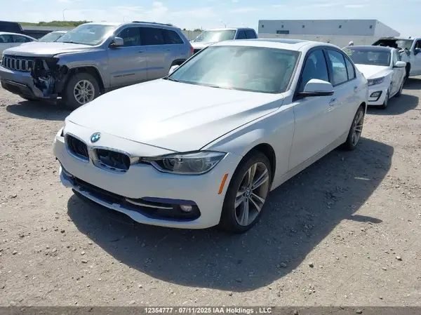 WBA8D9C55JA013516 2018 BMW 3ER - Image 2