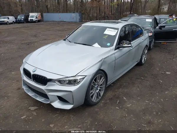 WBA8D9C55JA013709 2018 BMW 3ER - Image 2