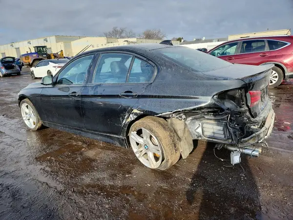 WBA8D9C55JA608530 2018 BMW 3ER - Image 2