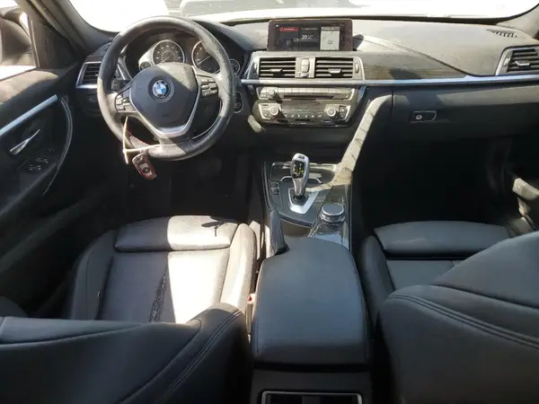 WBA8D9C55JA615011 2018 BMW 3ER - Image 8