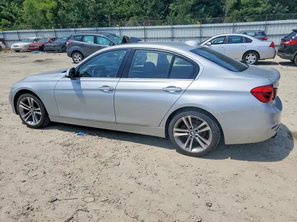 WBA8D9C55JA615560 2018 BMW 3ER - Image 2