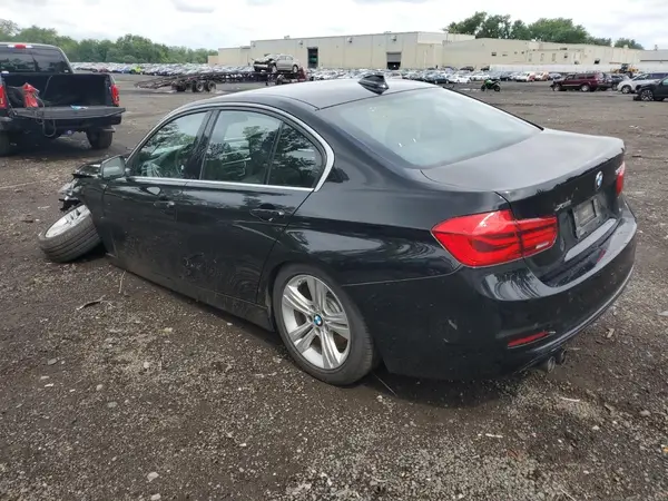 WBA8D9C55JEB34994 2018 BMW 3ER - Image 2