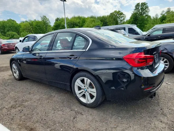 WBA8D9C55JEB35286 2018 BMW 3ER - Image 2