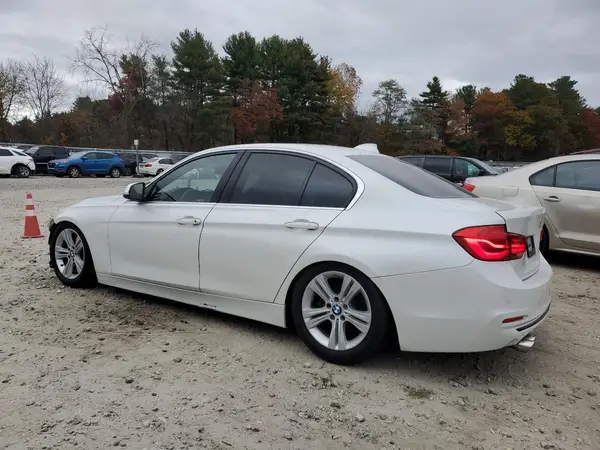 WBA8D9C55JEM33608 2018 BMW 3ER - Image 2