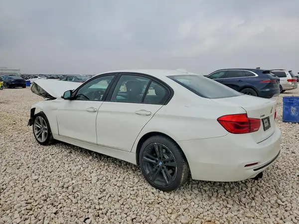 WBA8D9C55JEM34919 2018 BMW 3ER - Image 2