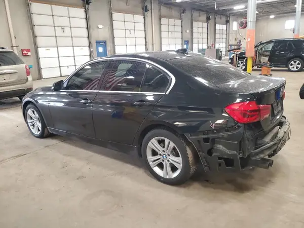 WBA8D9C56HK677859 2017 BMW 3ER - Image 2